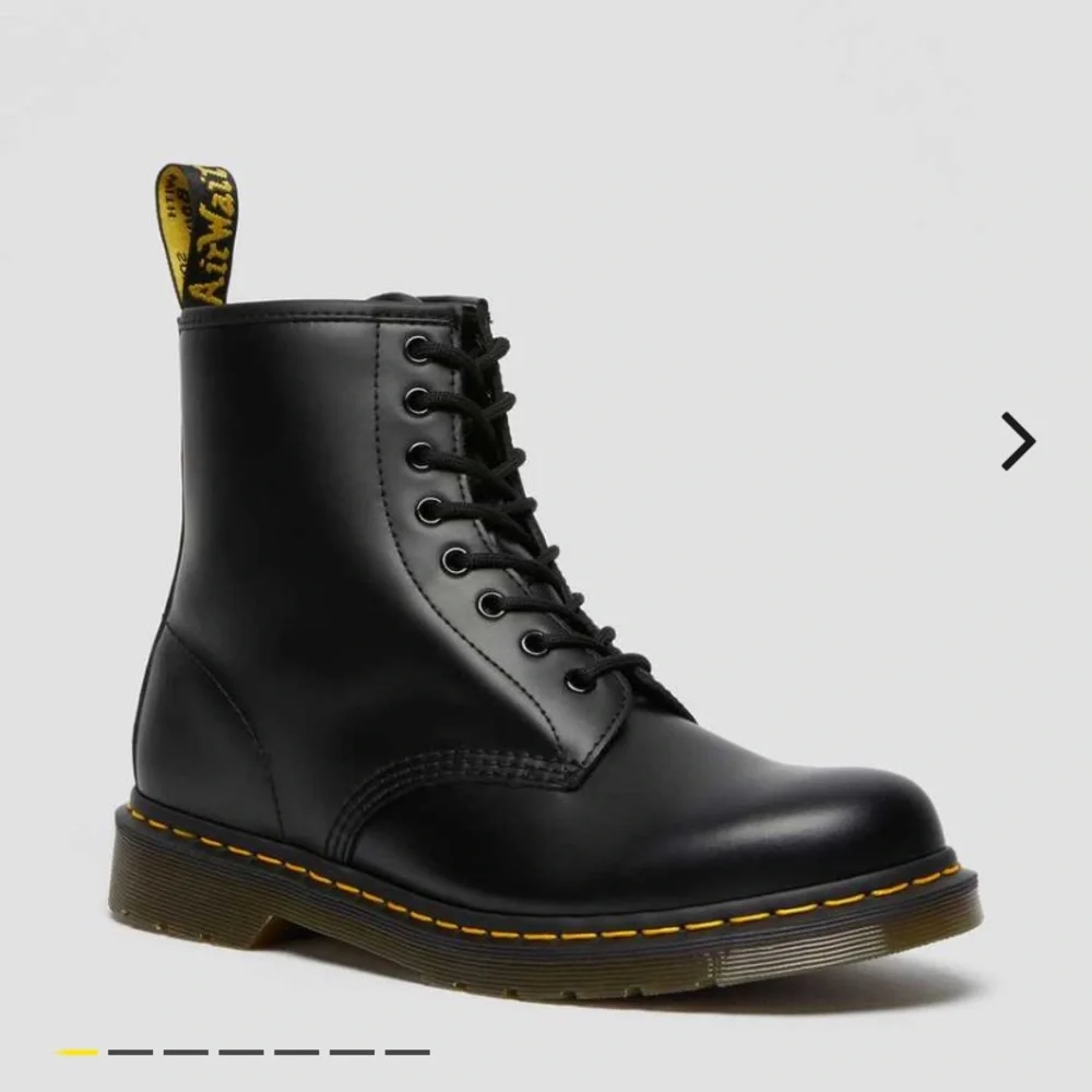 Dr. Martens 1460 Smooth Leather Lace Up Boots Unisex in Black - Picture 8 of 8